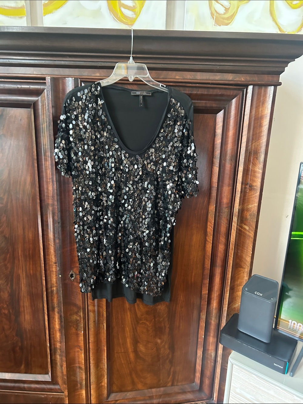 BCBGMaxAzria Black Sequin Short Sleeve V-Neck Top